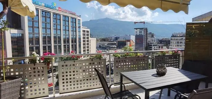 Cozy With Mountain View & Parking * Sofía